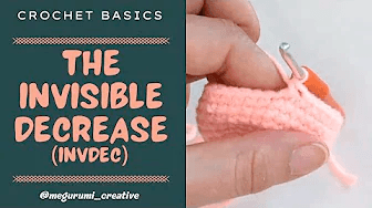 Voici la Diminution Invisible : Insérer le crochet dans le brin avant de la premiére maille, puis
dans le brin avant de la maille suivante, Faire un jeté par dessus ou par dessous, Tirer é travers les deux premiéres boucles,
Faire un jeté par dessus ou par dessous é nouveau, Tirer é travers les deux boucles.
