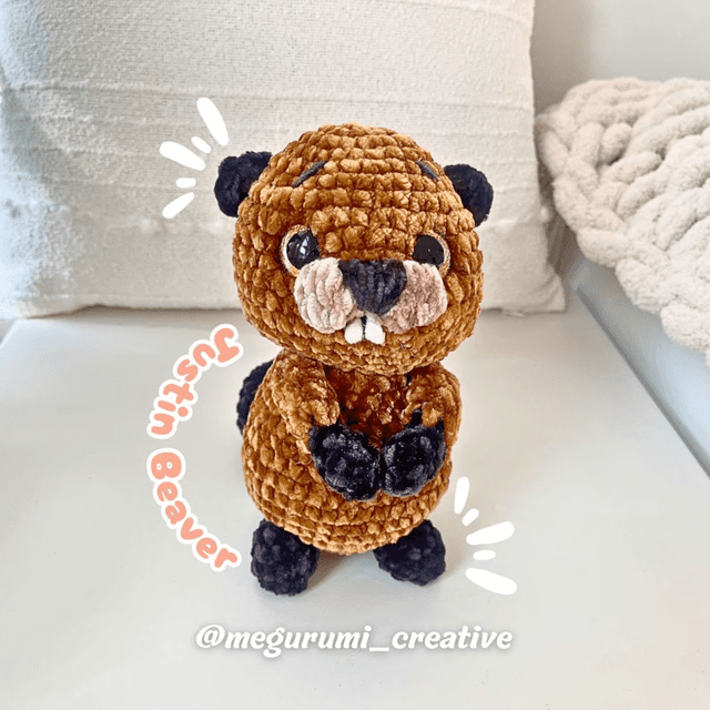 🍁 Crochet your very own Justin Beaver, the cutest and most Canadian amigurumi!
