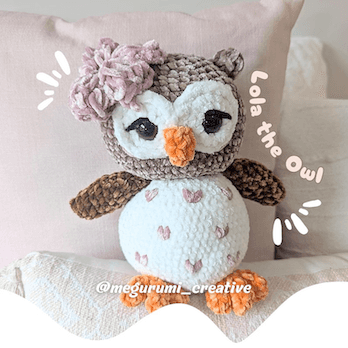 ✨ Lola la Chouette brille dans toutes ses versions — vives, pastel, coton ou peluche —
chacune déborde de personnalité et d'originalité, surtout avec tous ces yeux créatifs ! 😍
